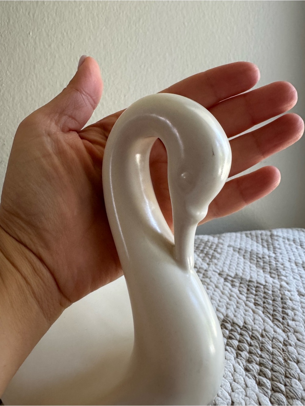 Vintage Pfaltzgraff for Aquetta Tea Rose Swan Hand Towel Holder - Picture 5 of 5